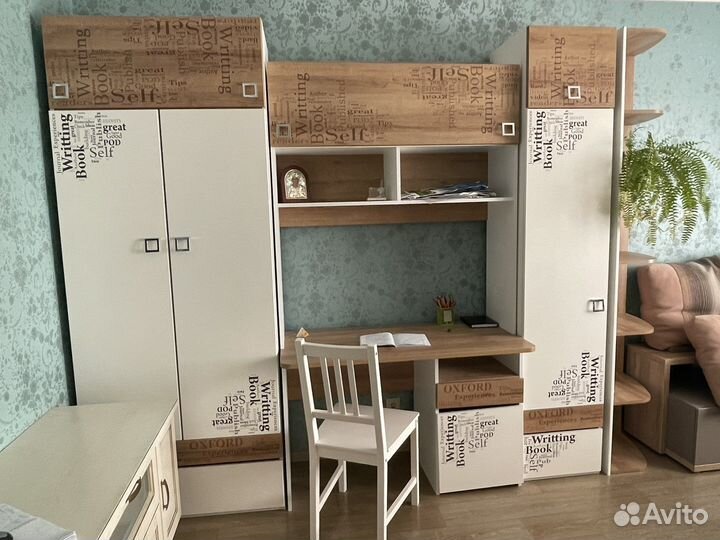 Детская стенка со столом