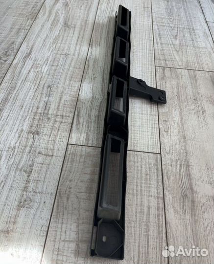 Кронштейн заднего бампера focus BSG30922021