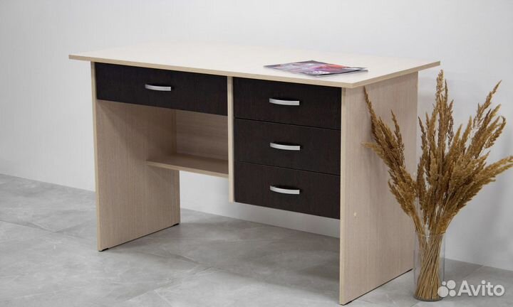 Письменный стол