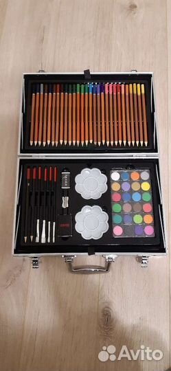 Набор для рисования в чемодане