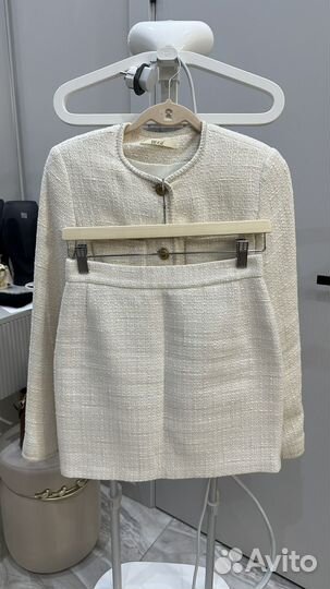 Костюм с юбкой Bege