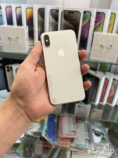 iPhone Xs, 64 ГБ