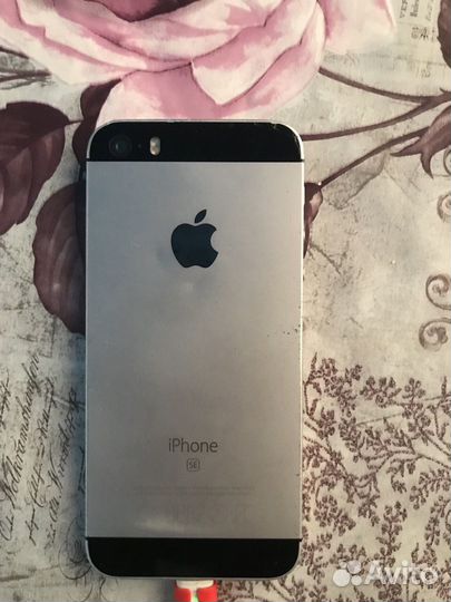 Телефон iPhone 5s