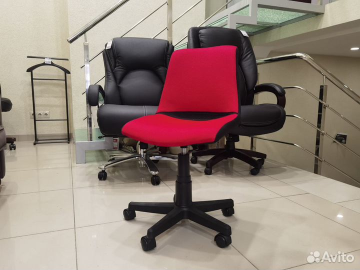 Компьютерное кресло новое