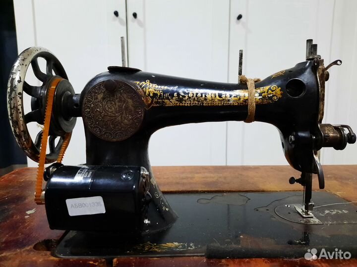 Швейная машинка зингер