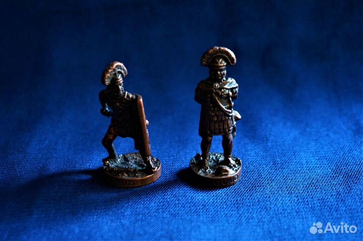 Солдатики металлические (киндер-сюрприз & ландрин)