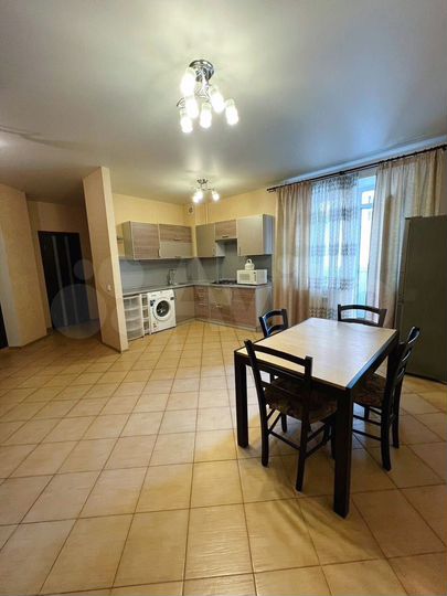 2-к. квартира, 80 м², 7/10 эт.