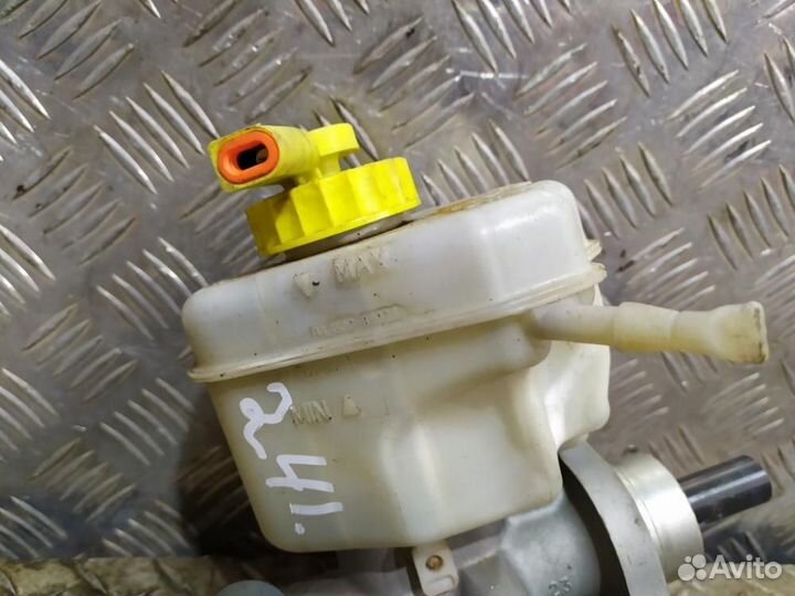 Бачок главного тормозного цилиндра Volkswagen Toua