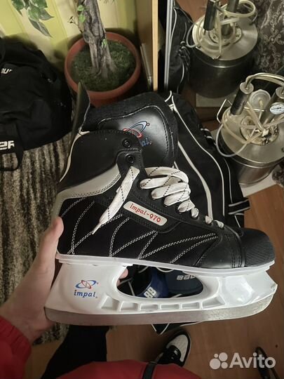 Коньки хоккейные