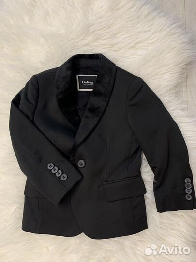 Пиджак для мальчика 98р-р