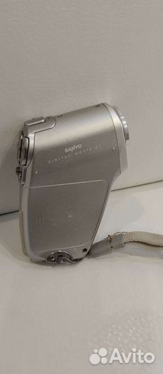 Видеокамера цифровая sanyo