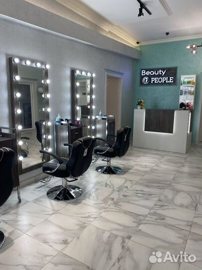 Гримерное зеркало с лампочками