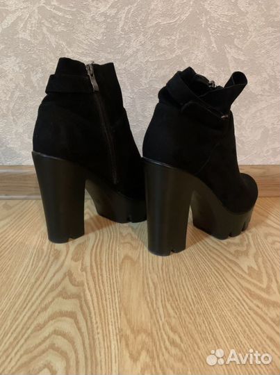 Ботинки женские