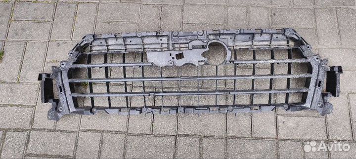 Кронштейн решетка радиатора Audi Q7 4M 2015