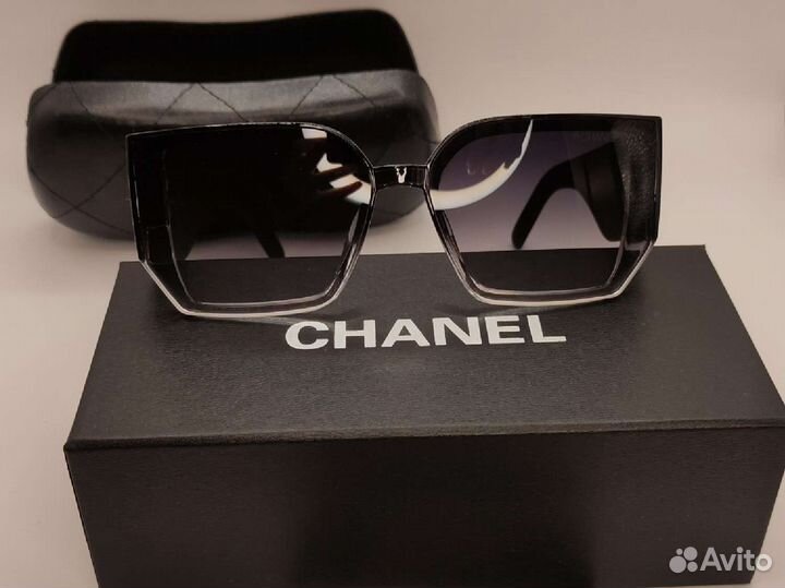 Солнцезащитные очки Chanel