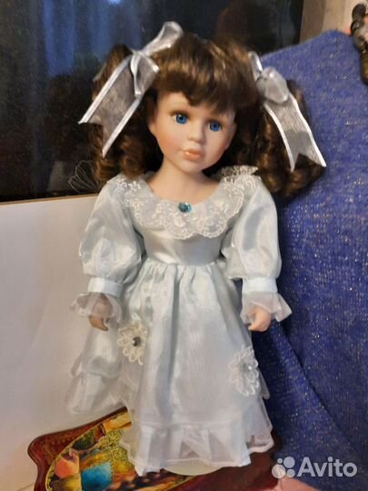 Кукла фарфоровая коллекционная