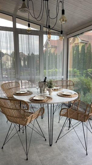 2-к. квартира, 65 м², 1/3 эт.