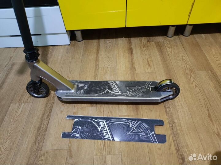 Трюковой самокат tech team