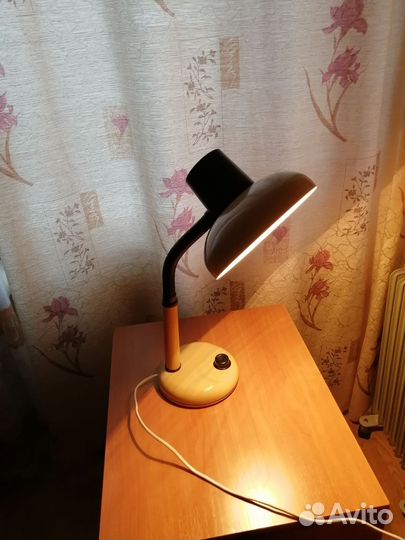 Лампа настольная