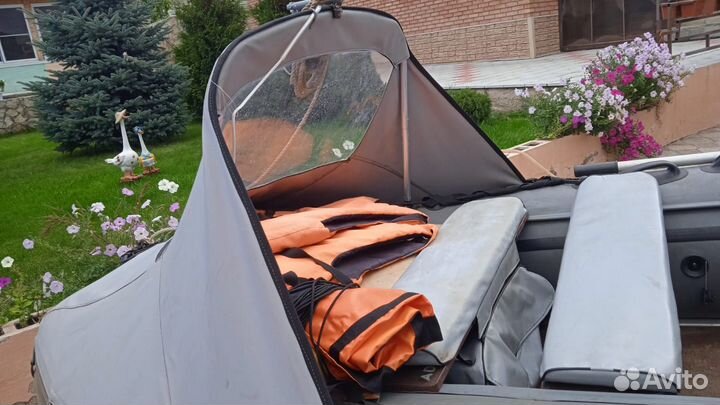 Лодка с мотором