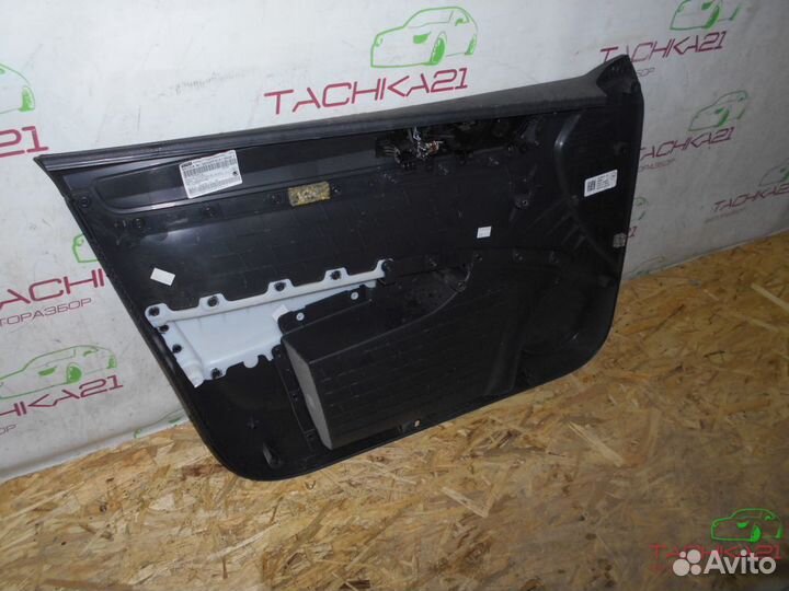 Обшивка двери передней правой skoda Rapid (2013)