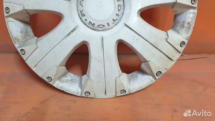 Один R14 колпак Racing Edition (14 диаметр)