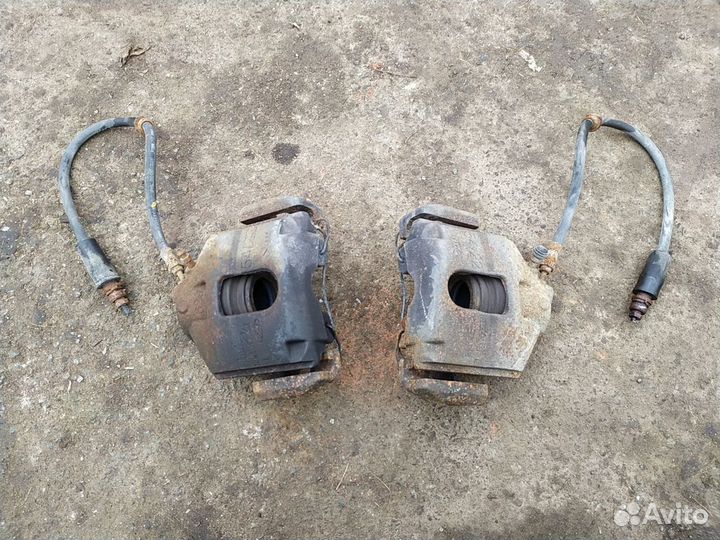 Суппорт тормозной передний Форд Фиеста / Фьюжен