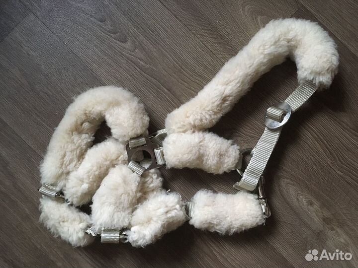 Амуниция для лошади: седло, железо, попоны