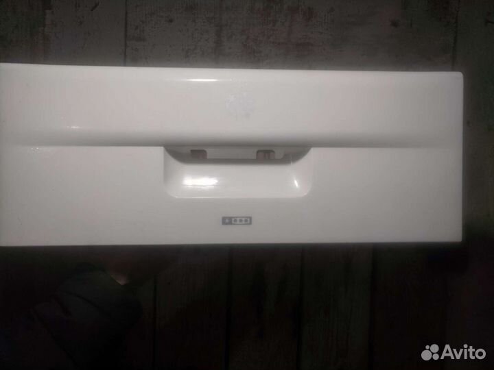 Полки, контейнеры пластмассовые для холодильника