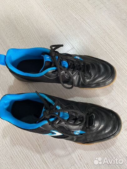 Продам футзалки