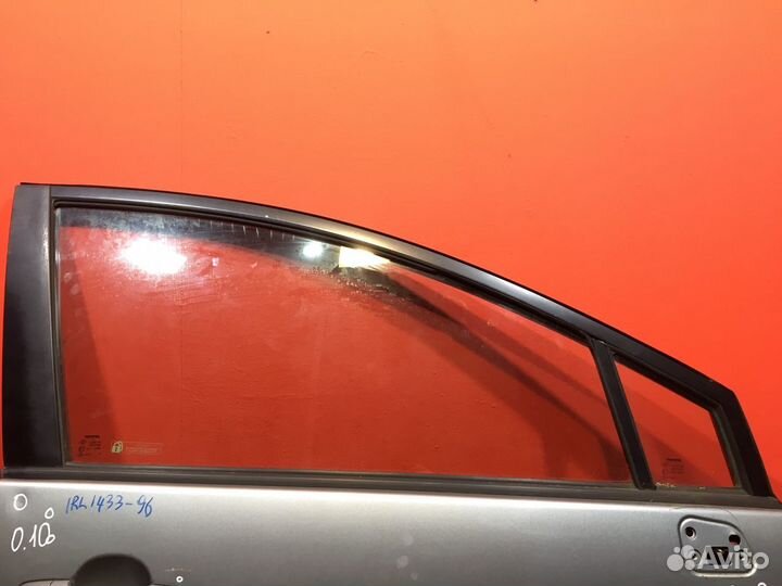 Дверь передняя правая Toyota Corolla Verso хетчбэк