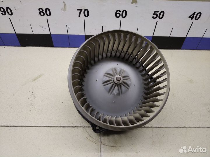 Б/У Б/У Моторчик отопителя 8710360220 toyota