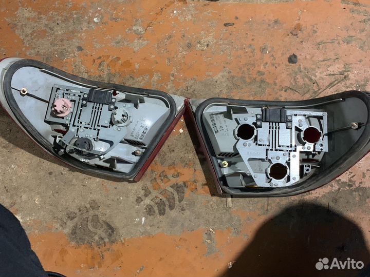 Фонарь стоп сигнала мерседес 210