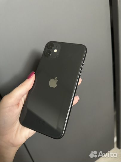 Телефон iPhone 11