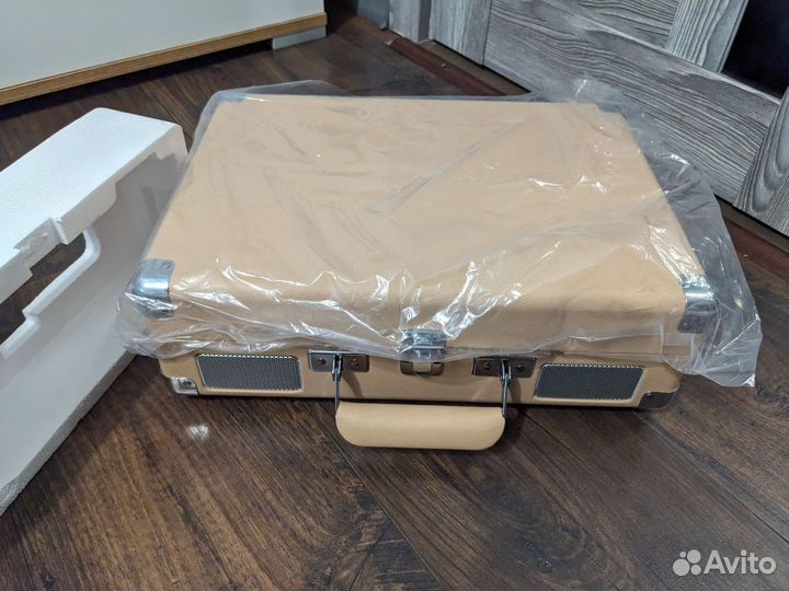 Новый виниловый проигрыватель Crosley cruiser plus