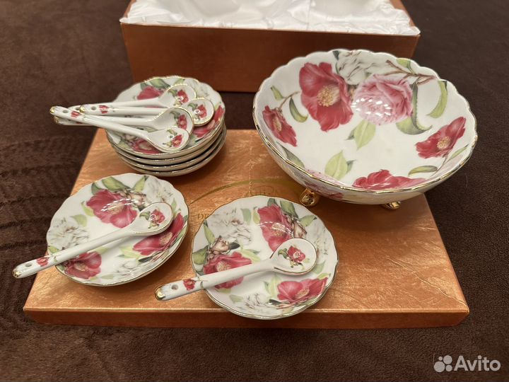 Набор фарфоровых розеток с ложечками для варенья