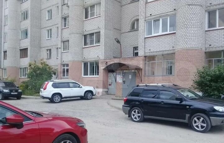 3-к. квартира, 82,9 м², 1/9 эт.