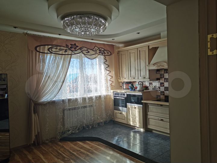 Коттедж 267 м² на участке 8 сот.