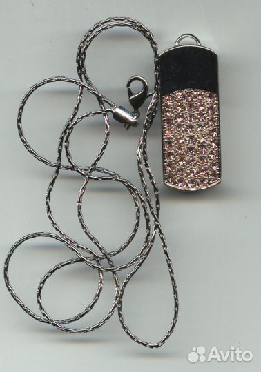 Флешка со стразами на цепочке 2 Gb