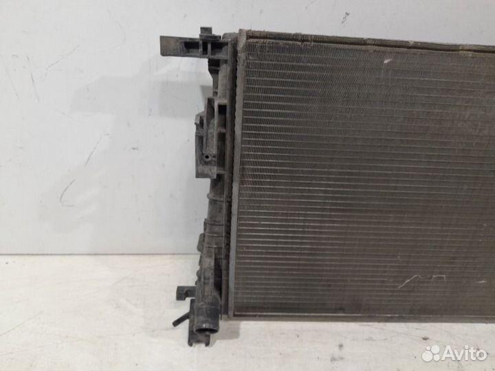 Радиатор охлаждения Renault Logan 2 2015