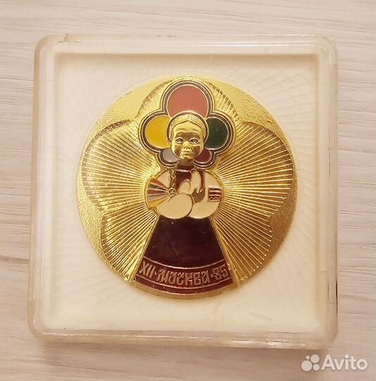 Настольная медаль хii фестиваль молодежи