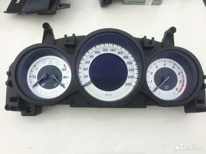 Щиток спидометра мерседес с 204