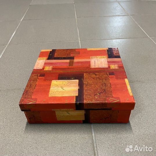 Коробки подарочные картонные