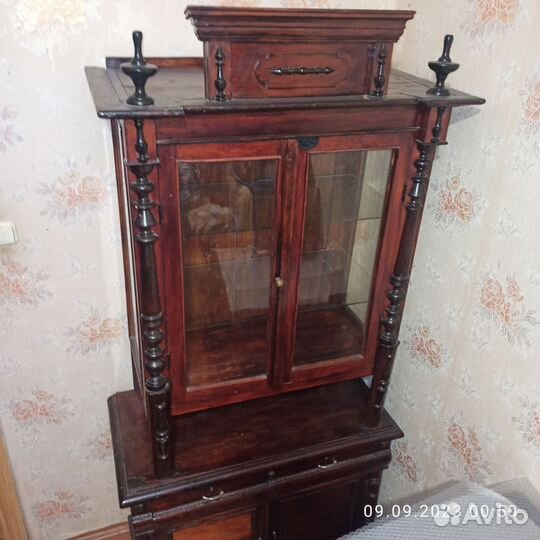 Старинный буфет