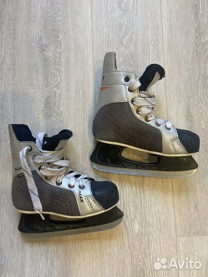 Продам хоккейные вещи