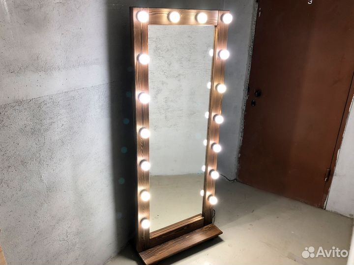 Гримерное зеркало с подсветкой