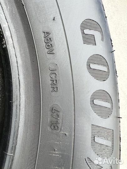 Goodyear UltraGrip Ice 2 215/65 R16 98T