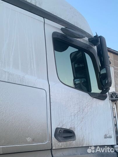 Съемная жесткая тонировка на тягач MB Actros Kamaz