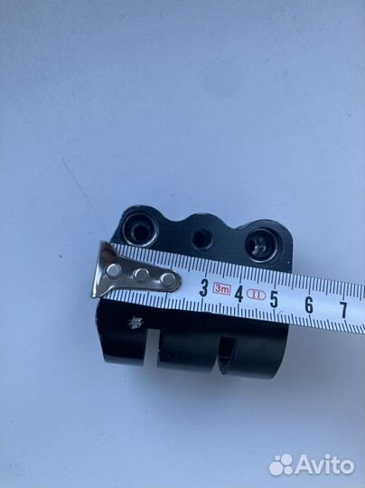 Зажим для трюкового самоката