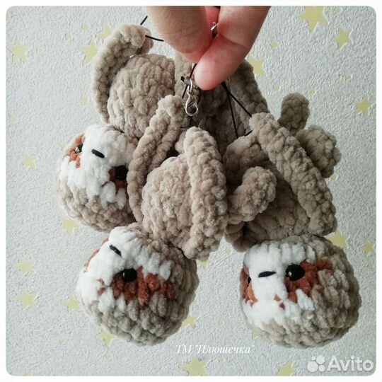Игрушка ленивец вязаный